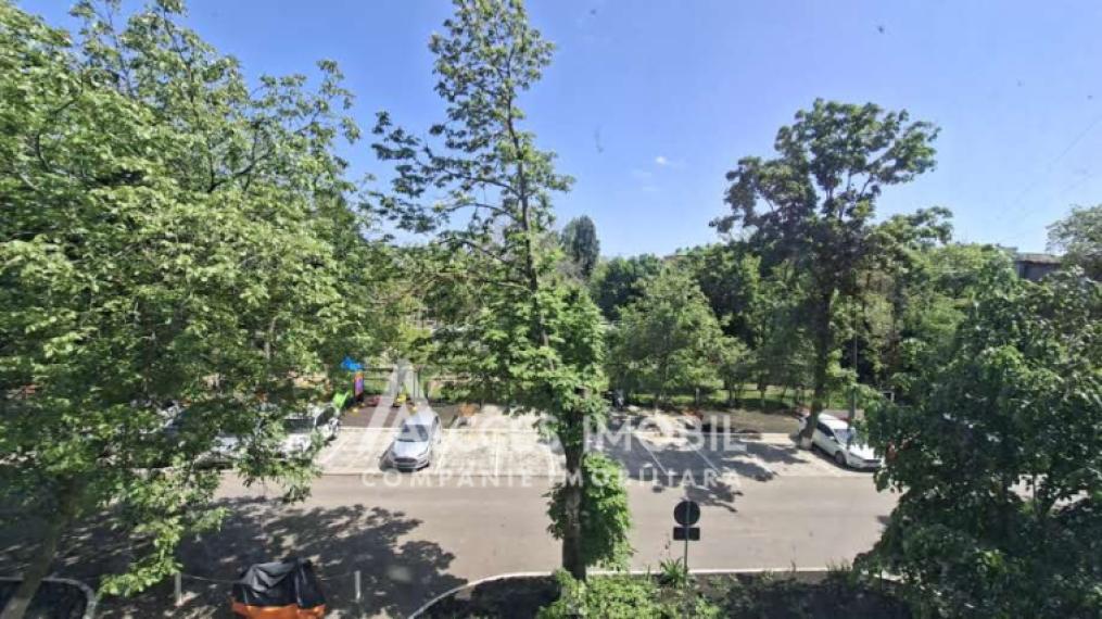 Botanica, str. Grenoble, 3 camere. Seria Varnița!: 22