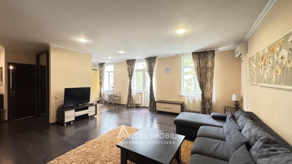 Centru, str. Mihai Eminescu, 2 camere + living. Euroreparație! Priveliște!: 2