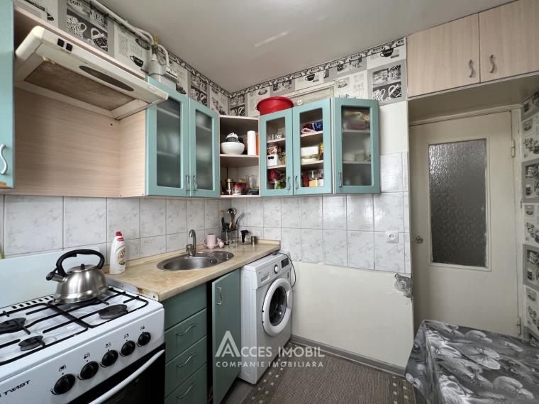 Riscani, Miron Costin street, 2 rooms. Middle Position!: 4
