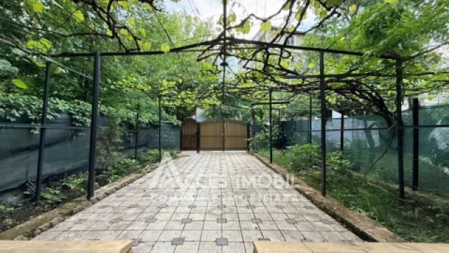 Botanica, bd. Traian, 3 camere + living. Încălzire autonomă!: 36