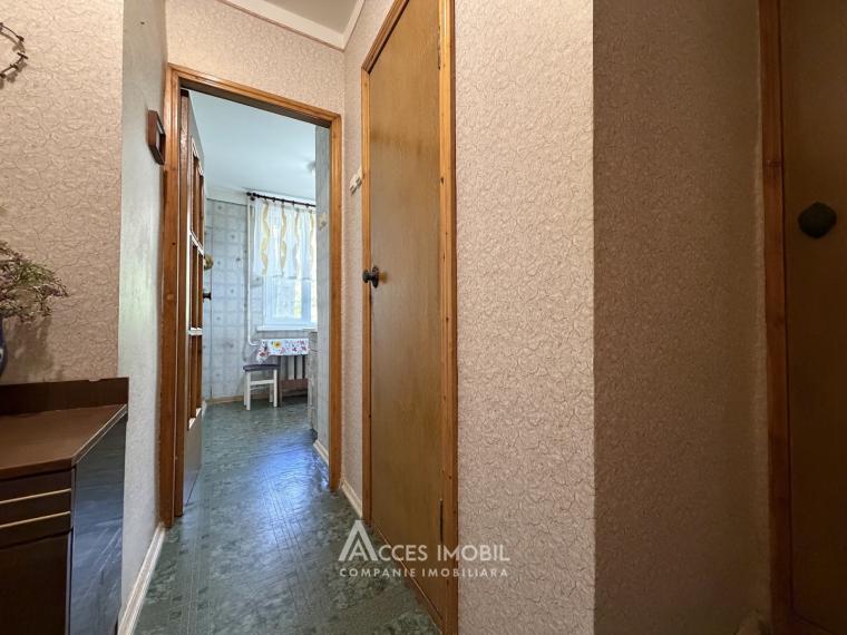Botanica, Burebista street, 1 room, Series 102. Middle location!: 6