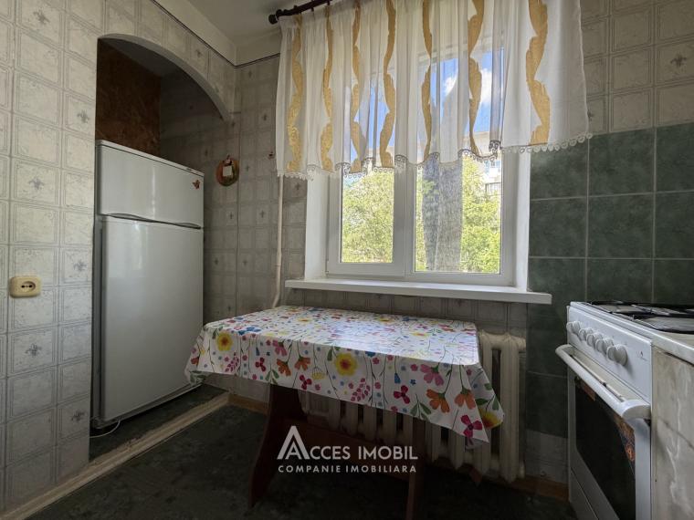 Botanica, Burebista street, 1 room, Series 102. Middle location!: 4