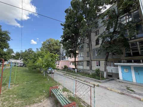 Botanica, Burebista street, 1 room, Series 102. Middle location!: 9