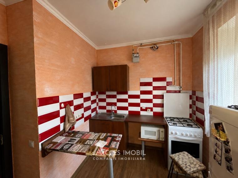 Botanica, Traian Blvd, 1 room + living room. Brejnevka!: 3