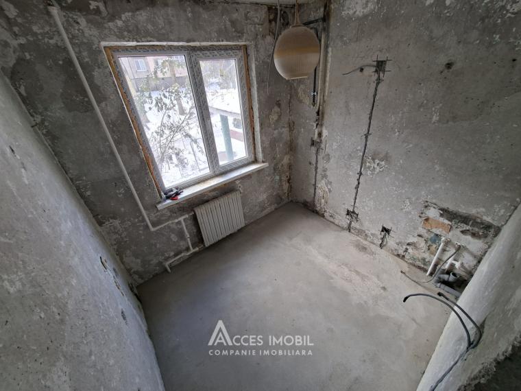 Botanica, Hristo Botev street, 3 rooms! Middle/double side position!: 14