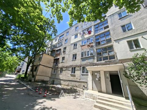 ул. Геогре Мадан, Старая Почта, 2 комнаты. 102 Серия! Середина дома!: 10