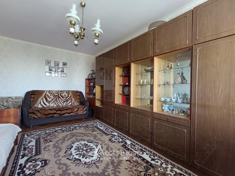 Botanica, Cuza-Vodă Blvd., 3 rooms. Middle position!: 2