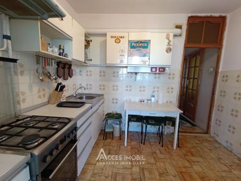 Botanica, Cuza-Vodă Blvd., 3 rooms. Middle position!: 12