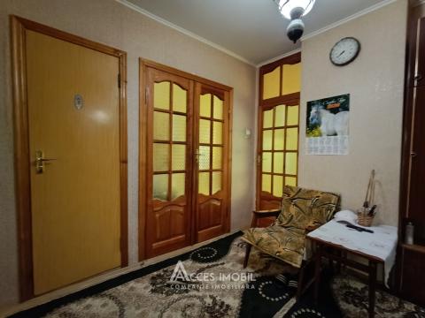Botanica, Cuza-Vodă Blvd., 3 rooms. Middle position!: 13