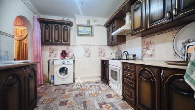 Buiucani, Alba-Iulia street, 4 rooms + living room. Autonomous heating! Series 143!: 5