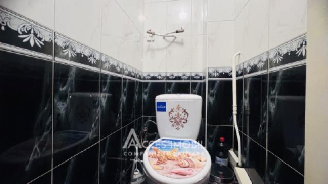 Buiucani, Alba-Iulia street, 4 rooms + living room. Autonomous heating! Series 143!: 11
