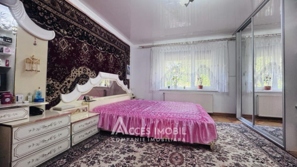 Buiucani, Alba-Iulia street, 4 rooms + living room. Autonomous heating! Series 143!: 1