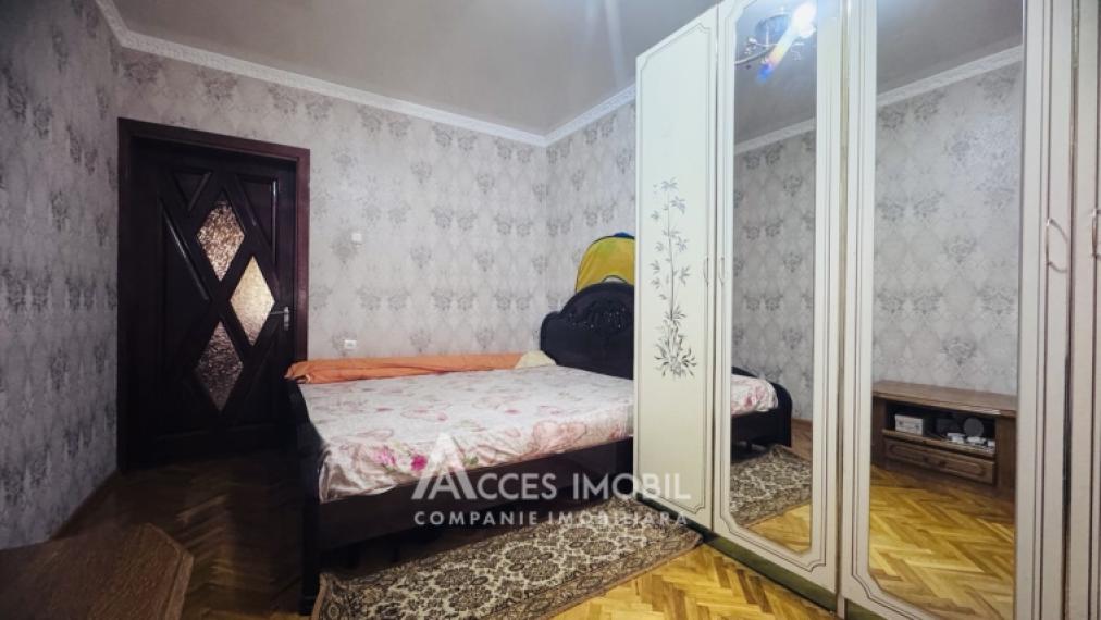 Buiucani, Alba-Iulia street, 4 rooms + living room. Autonomous heating! Series 143!: 3