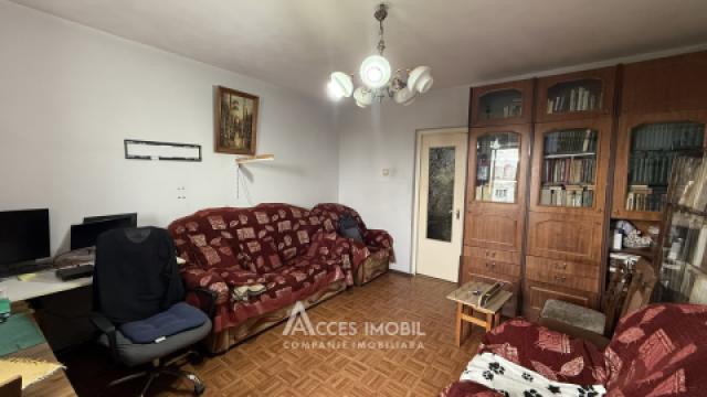 Codru, str. Grenoble, 3 camere + living. Euroreparație! Seria 143! Încălzire autonomă!: 3