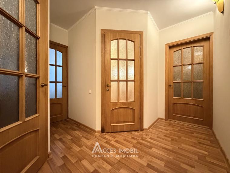 Botanica, bd. Traian, 2 camere. Seria Hrușciovka!: 9