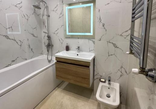 Basconslux! Telecentru, str. Sprîncenoaia, 3 camere + living. Euroreparație!: 12