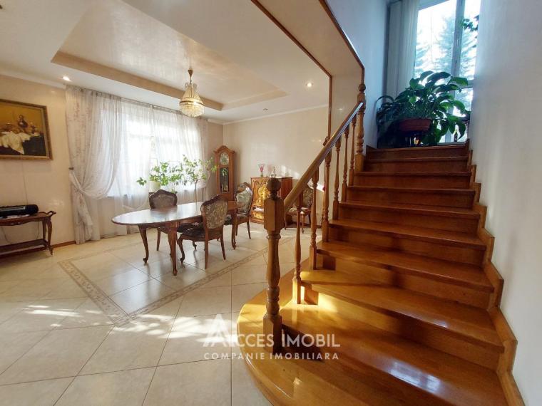 Casă în 3 nivele! str. Praga, Botanica, 450m2 + 4 ari! Euroreparație!: 27