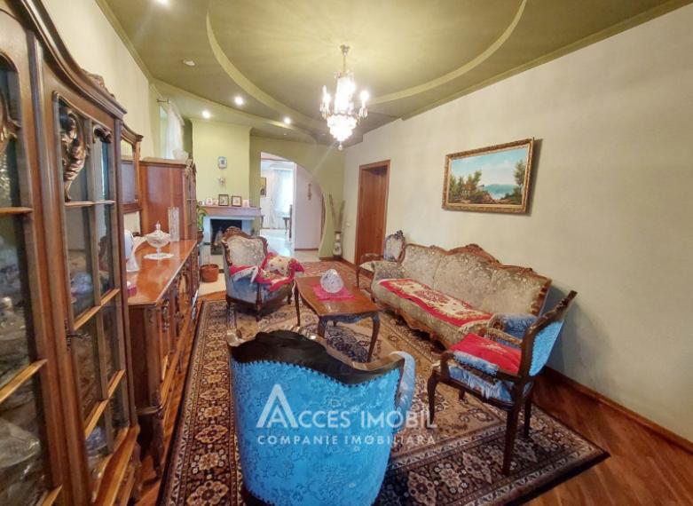 Casă în 3 nivele! str. Praga, Botanica, 450m2 + 4 ari! Euroreparație!: 13