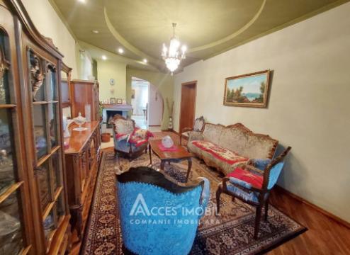 Casă în 3 nivele! str. Praga, Botanica, 450m2 + 4 ari! Euroreparație!: 13