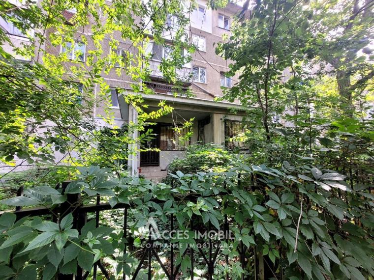 Botanica, str. Independenței, 3 camere + living. De mijloc!: 1