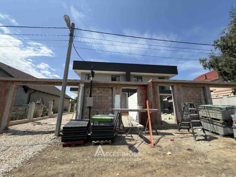 Duplex în 2 niveluri! Ghidighici, str. Alba Iulia, 4 camere + living, 142m² + 4 ari. Varianta albă!: 10