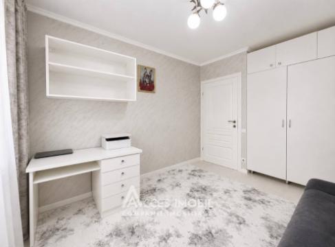 Duplex în 2 niveluri! Stăuceni, str. Biruința, 4 camere + living, 180m² + 3 ari. Euroreparație!: 4