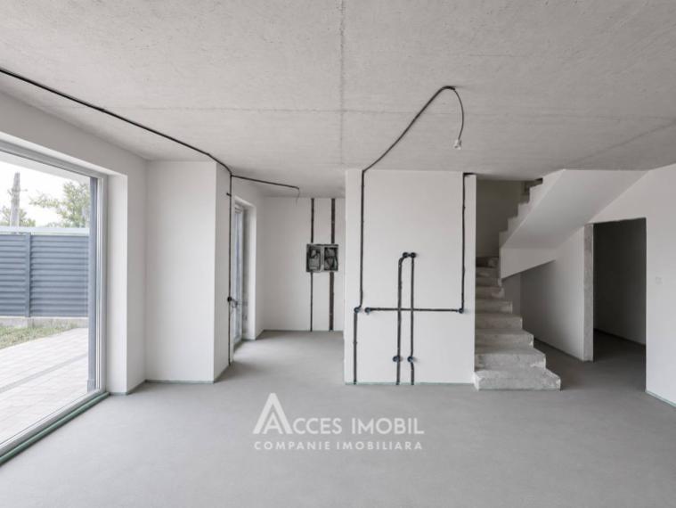 Duplex în 2 niveluri! Grătiești, str. Prieteniei, 3 camere + living, 115m² + 4 ari. Euroreparație!: 3