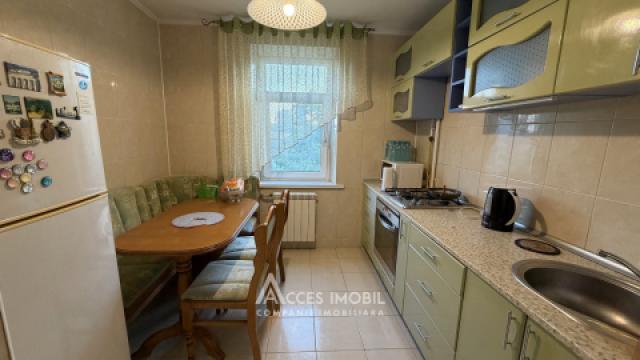 Botanica, bd. Dacia, 2 camere. Seria 143. De mijloc!: 4
