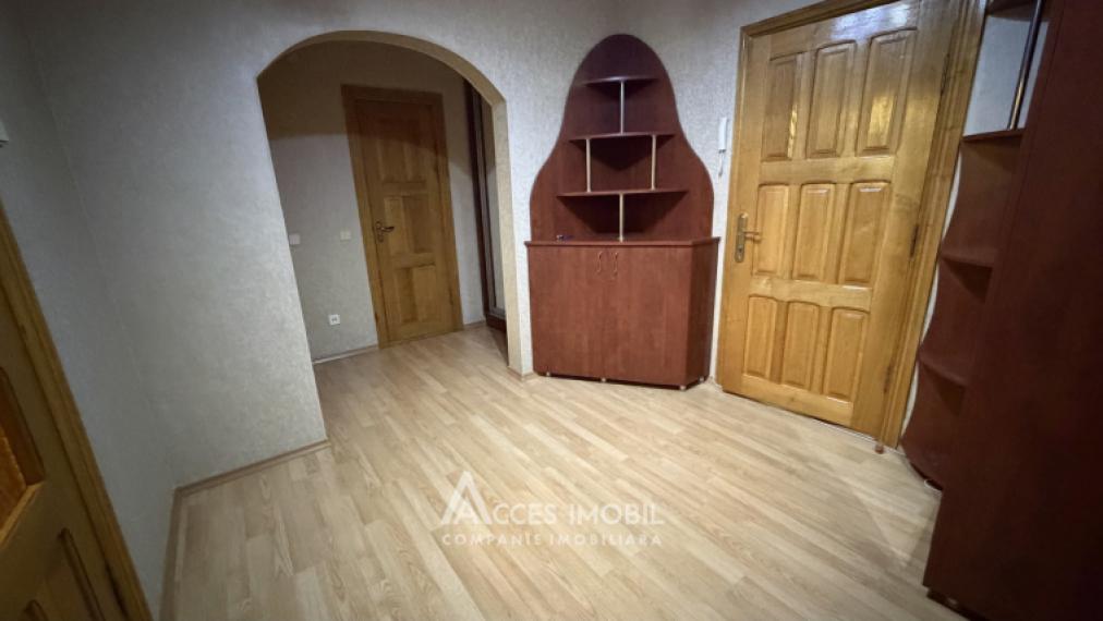 Botanica, bd. Dacia, 2 camere. Seria 143. De mijloc!: 5