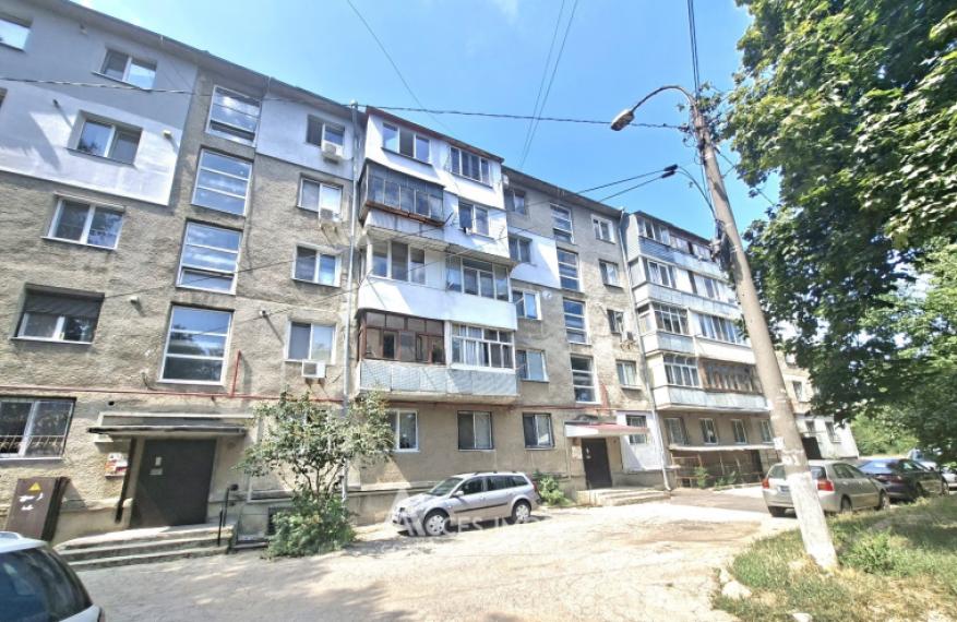 Aeroport, Aeroport Street, 2 rooms. Middle position!: 13