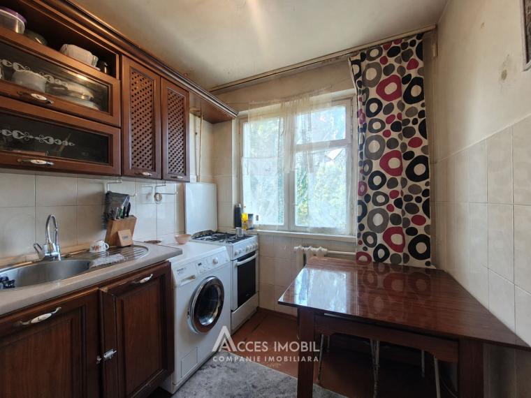 Botanica, Teilor Street, 2 rooms. Middle location, dual aspect!: 3