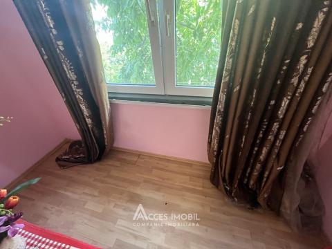 2-room Apartment, Botanica, Cetatea Alba Street. Brezhnevka series! Central heating!: 2