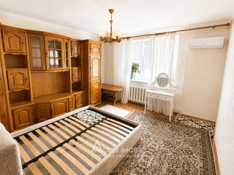 Chirie! Codru, str. Grenoble, 2 camere + living. Euroreparație! Seria 143! Localizare de mijloc!: 1