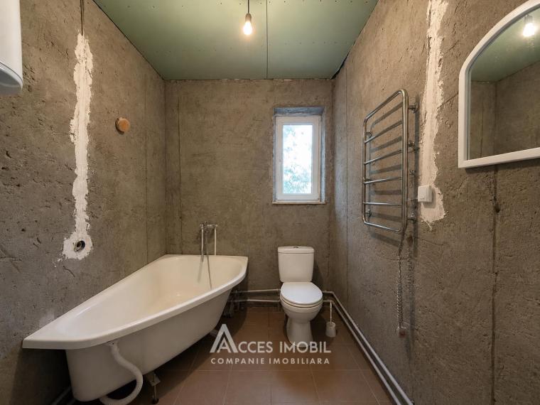 Casă! Cricova, str. Mitropolit Dosoftei, 3 camere + living, 130m² + 6 ari.: 6