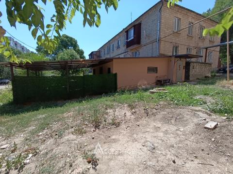 Codru, Costiujeni street, 2 rooms + living room.: 8