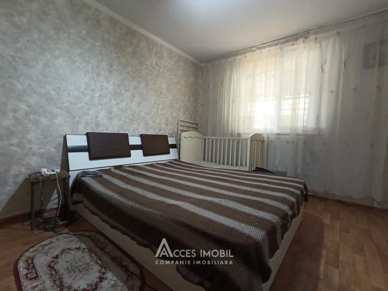 Codru, Costiujeni street, 2 rooms + living room.: 1