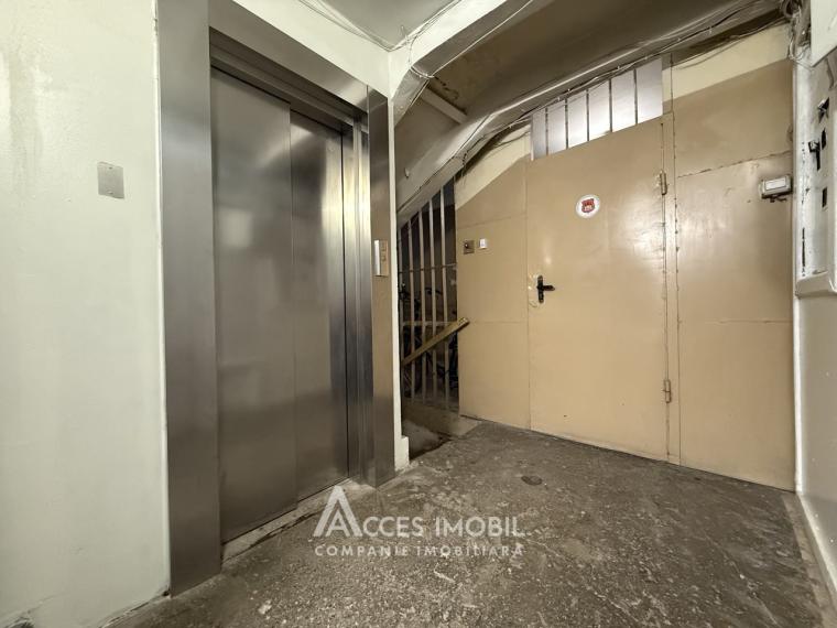 Center, Constantin Negruzzi Boulevard, 2 rooms + living room. Eurorepair!: 16