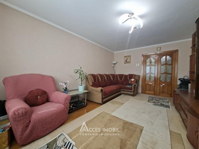 Botanica, bd. Dacia, 2 camere. De mijloc!: 1