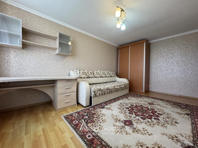 Stăuceni, str. Florilor, 1 cameră. Euroreparație! Seria 102! Încălzire autonomă! De mijloc!: 1