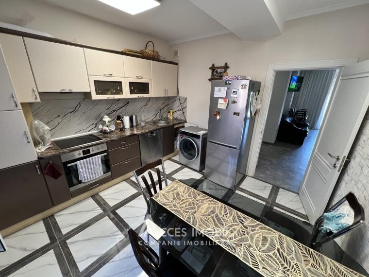 TownHouse în 2 niveluri! Codru, str. Busuiocului, 2 camere + living, 142m² + 1 ar.: 6