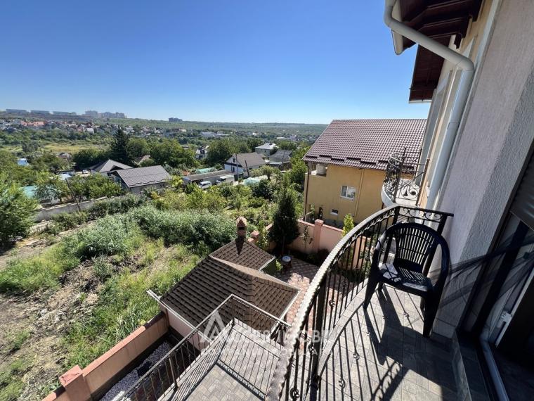 TownHouse în 2 niveluri! Codru, str. Busuiocului, 2 camere + living, 142m² + 1 ar.: 16