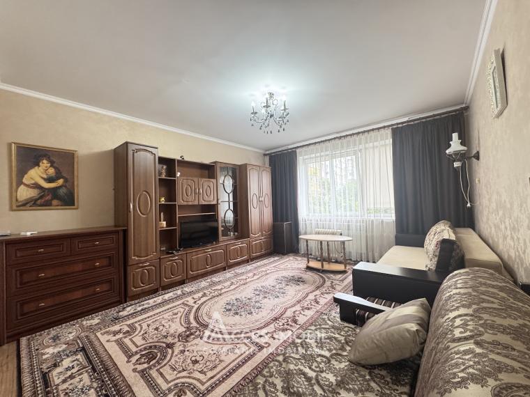 Rent! Botanica, Burebista street, 1 room. Eurorepair! Middle floor!: 1
