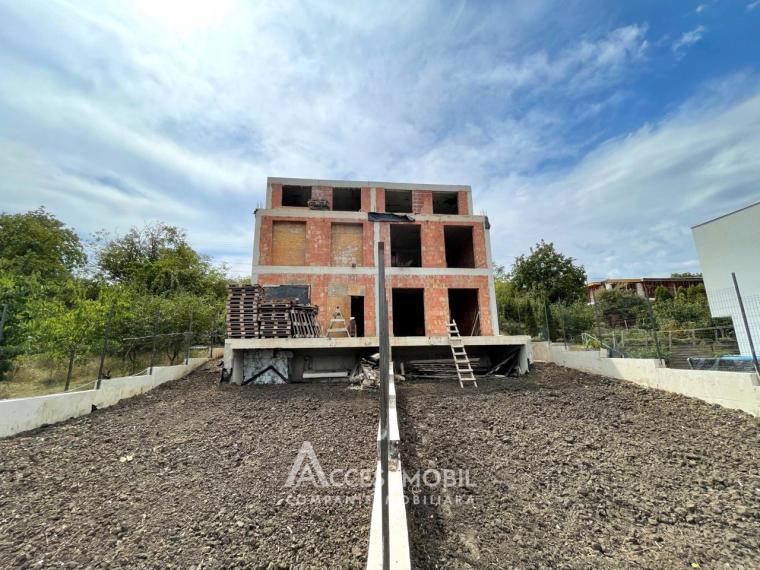 TownHouse în 3 niveluri! Buiucani, str. Porumbrele, 4 camere + living, 190m² + 3 ari!: 5