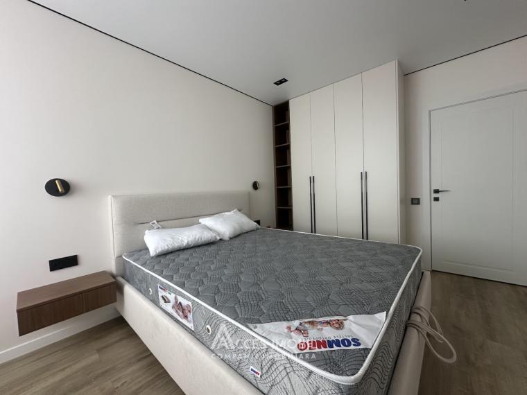 Bloc Nou! Durlești, str. Regina Elisabeta, 2 camere + living. Euroreparație! De mijloc!: 2