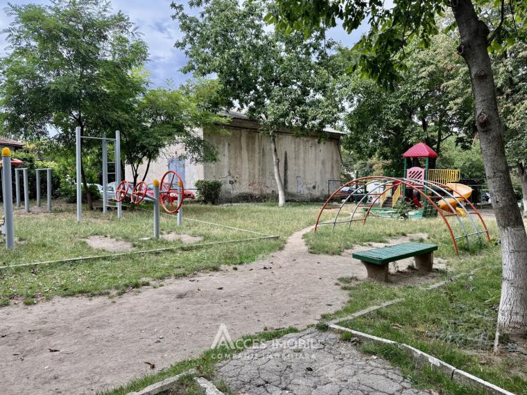 Botanica, bd. Traian, 3 camere. Seria Varnița.: 12
