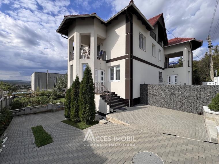 TownHouse in 3 levels! Dumbrava, Stejarilor street, 2 rooms + living room, 130m2 + 3 ares. Eurorepair!: 0