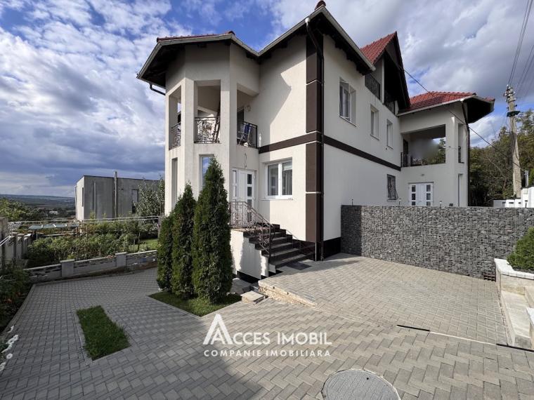 TownHouse în 3 niveluri! Dumbrava, str. Stejarilor, 2 camere + living, 130m2 + 3 ari. Euroreparație!: 0