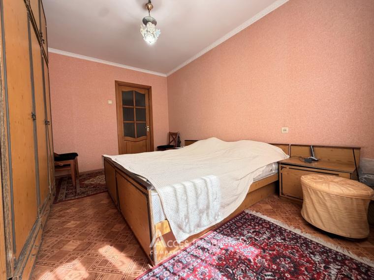 Rent! Râșcani, Florilor Street, 3 rooms + living room. Autonomous heating!: 2