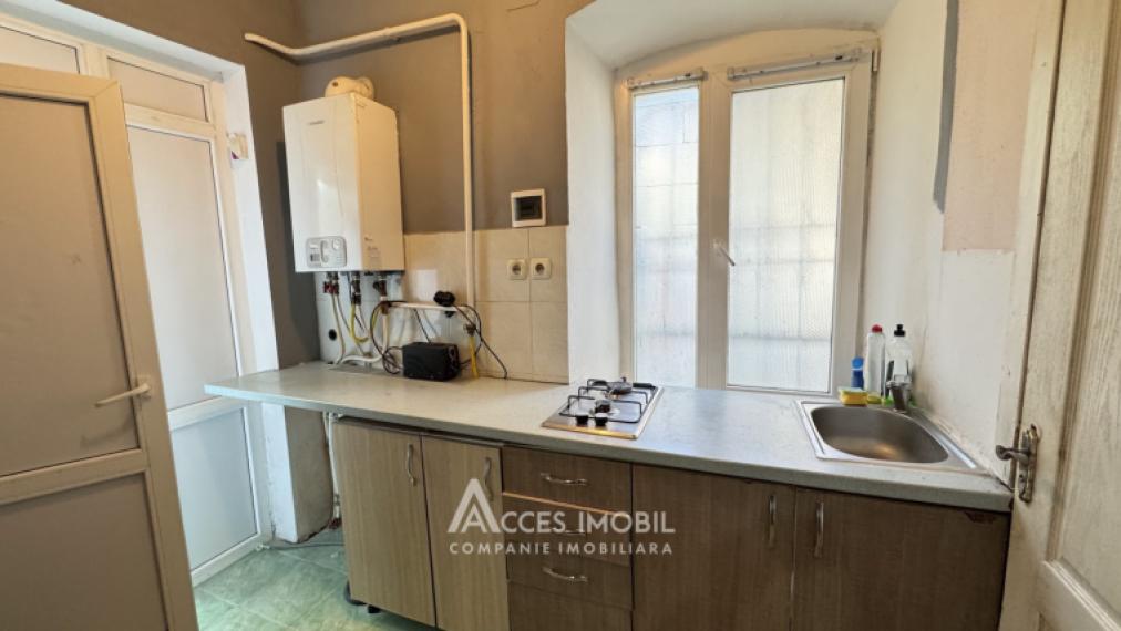 Centru, Saint Andrew Street, 1 room. Autonomous heating!: 2