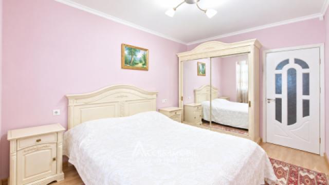 Botanica, bd. Dacia, 3 camere. Seria 143! Localizare de mijloc, bilaterală!: 5